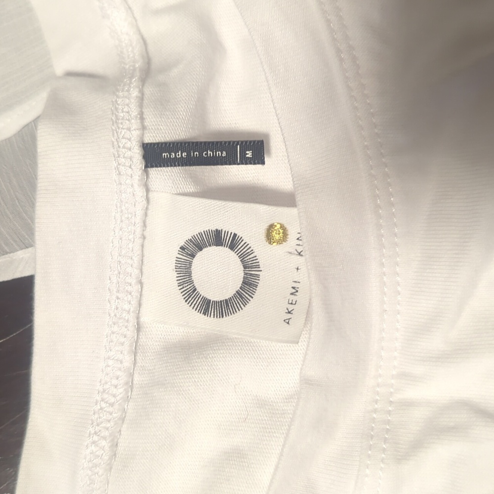 ✨5/$25✨ Anthropologie embroidered flowy tunic top - Picture 7 of 11